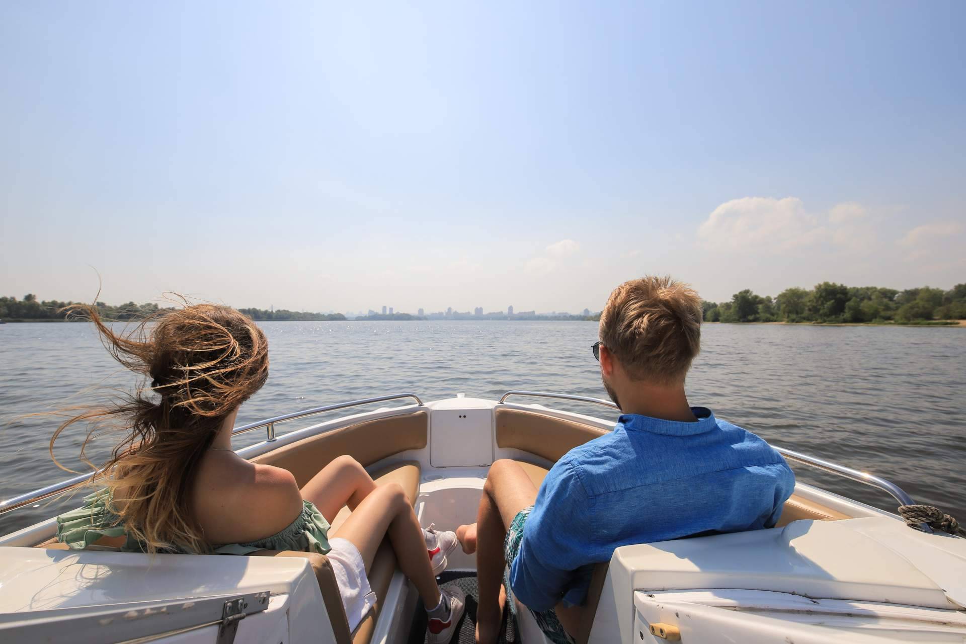 Las posibilidades de alquiler completo o por plazas para navegar en barco