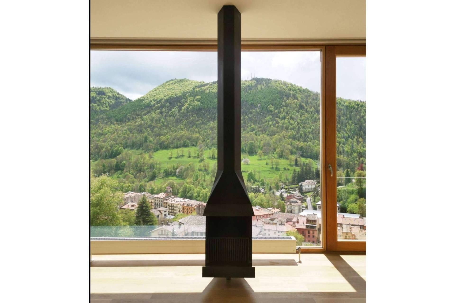 Chimenea Capilla de DAE es una solución para espacios reducidos