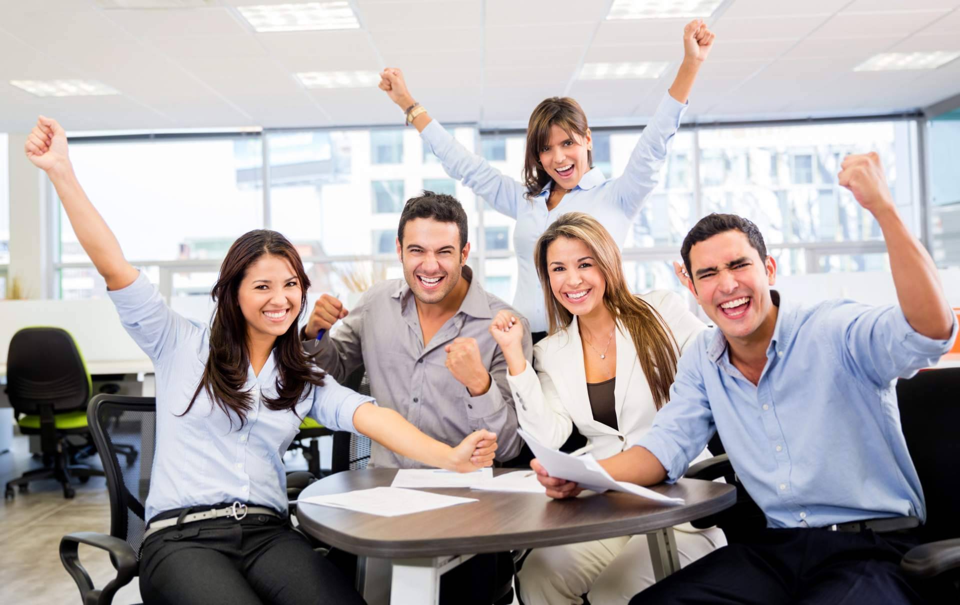 Por qué es una gran decisión empresarial formar a los trabajadores de la mano de Excellent, In English