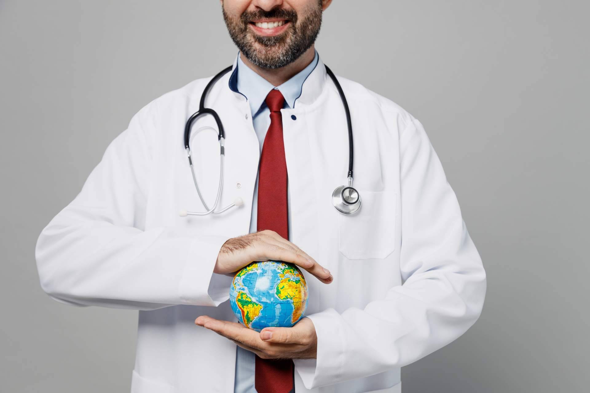 Motivos por los cuales contratar un seguro de salud para estudiantes internacionales en España, por Coverontrip