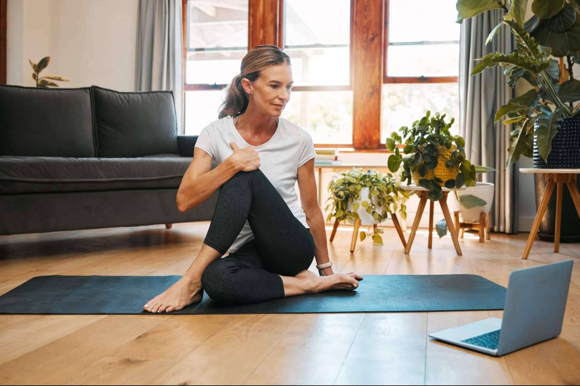 Beneficios en la práctica del yoga, por eeMindful