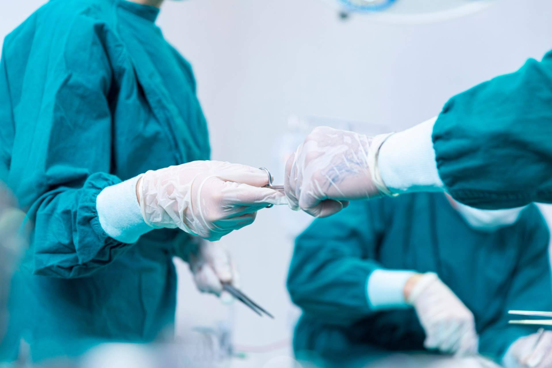 Reducir dolor y traumas por quiste pilonidal con métodos y tecnología de vanguardia