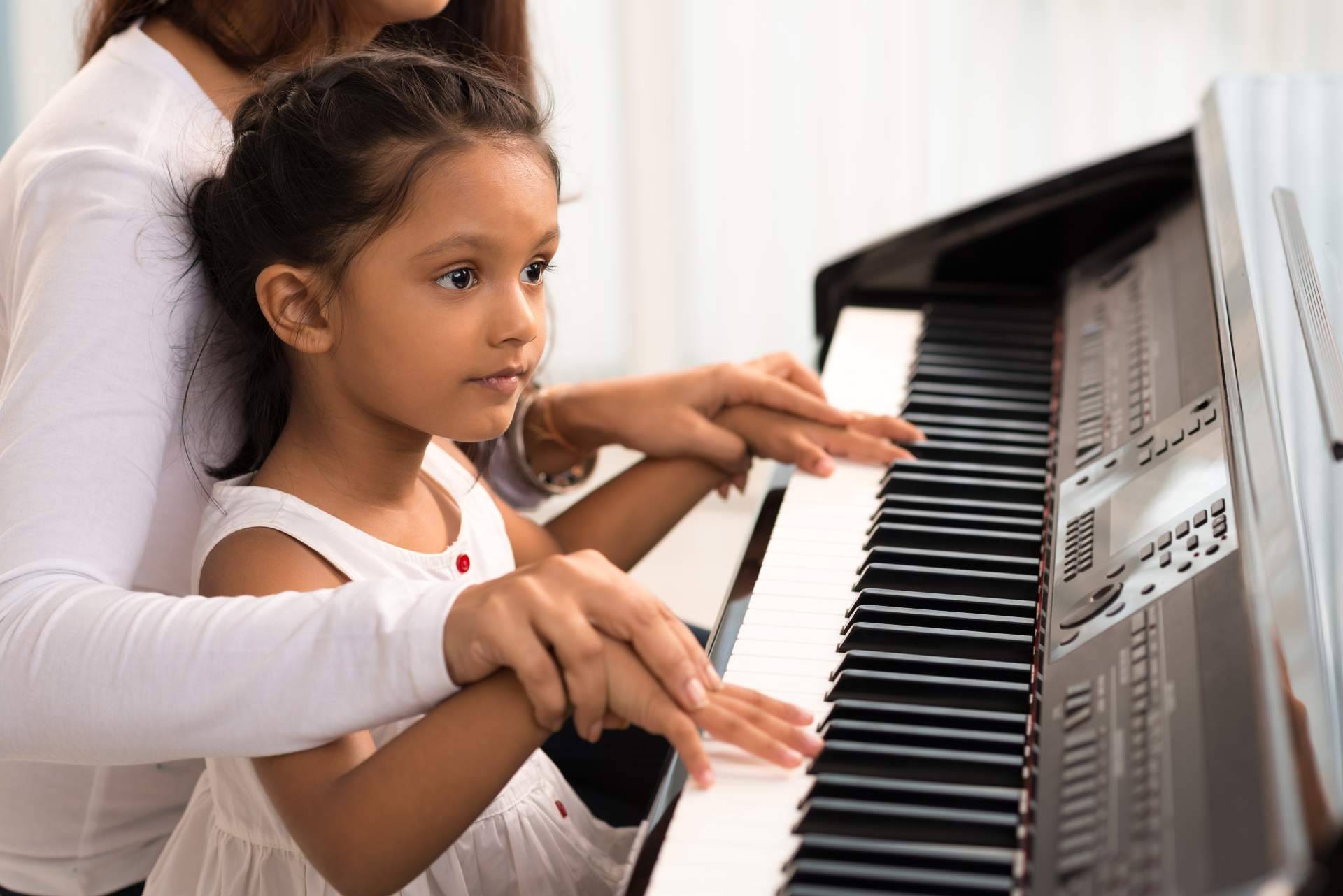 Clases y consejos de Música y Maestro para aprender a tocar el piano