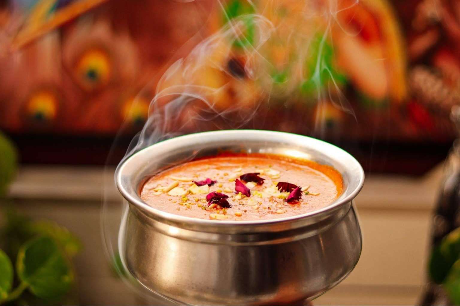 La ganadora de MasterChef India, a través de la carta de su restaurante, permite a los comensales viajar a la India sin salir de Madrid