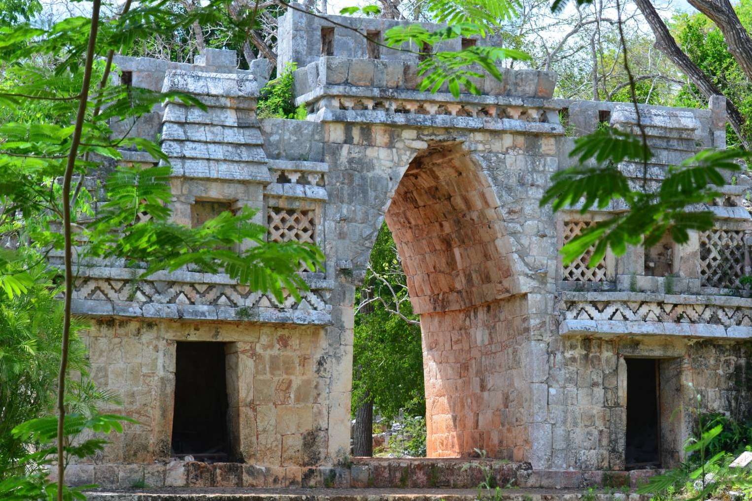 Visitar las grandes ruinas mayas de la mano de Tierras Mayas