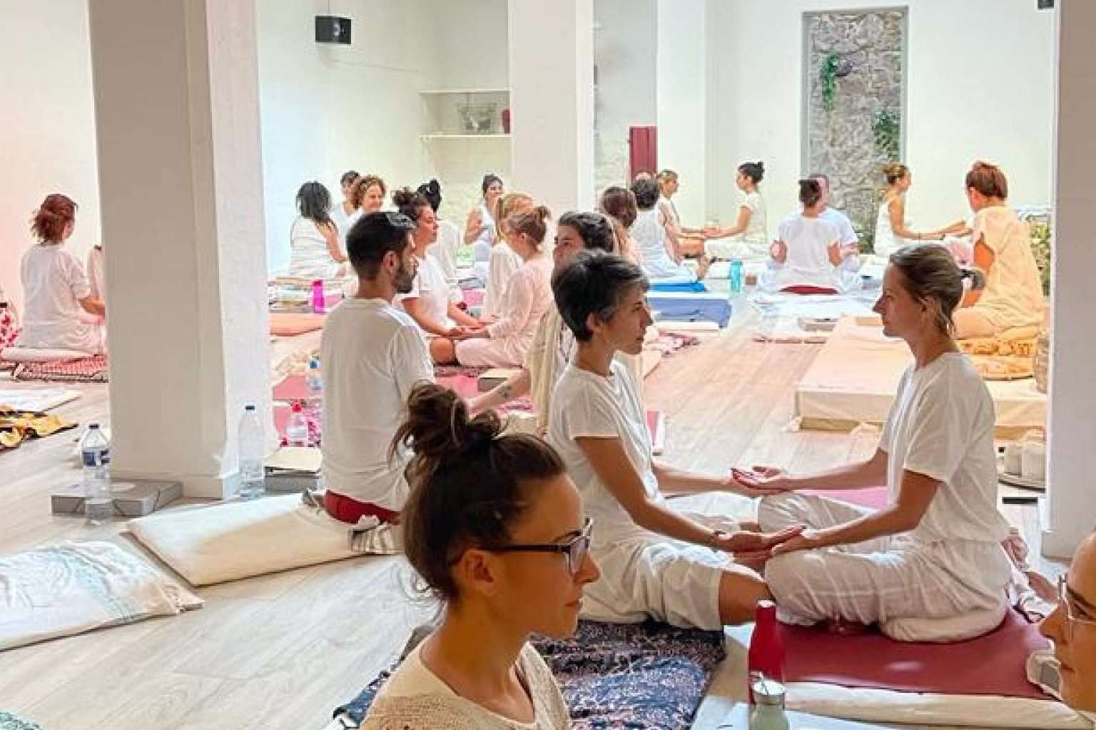 Los diferentes estilos de yoga para luchar contra el sedentarismo, por blanc yoga