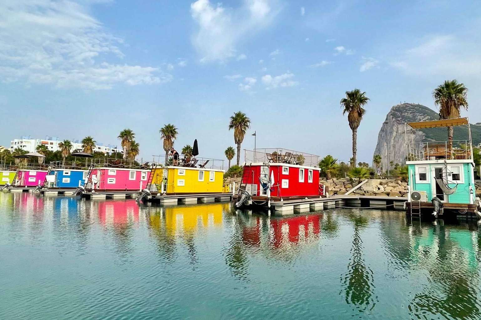 Pasar unas vacaciones relajantes en las casas flotantes exclusivas de Boat Haus