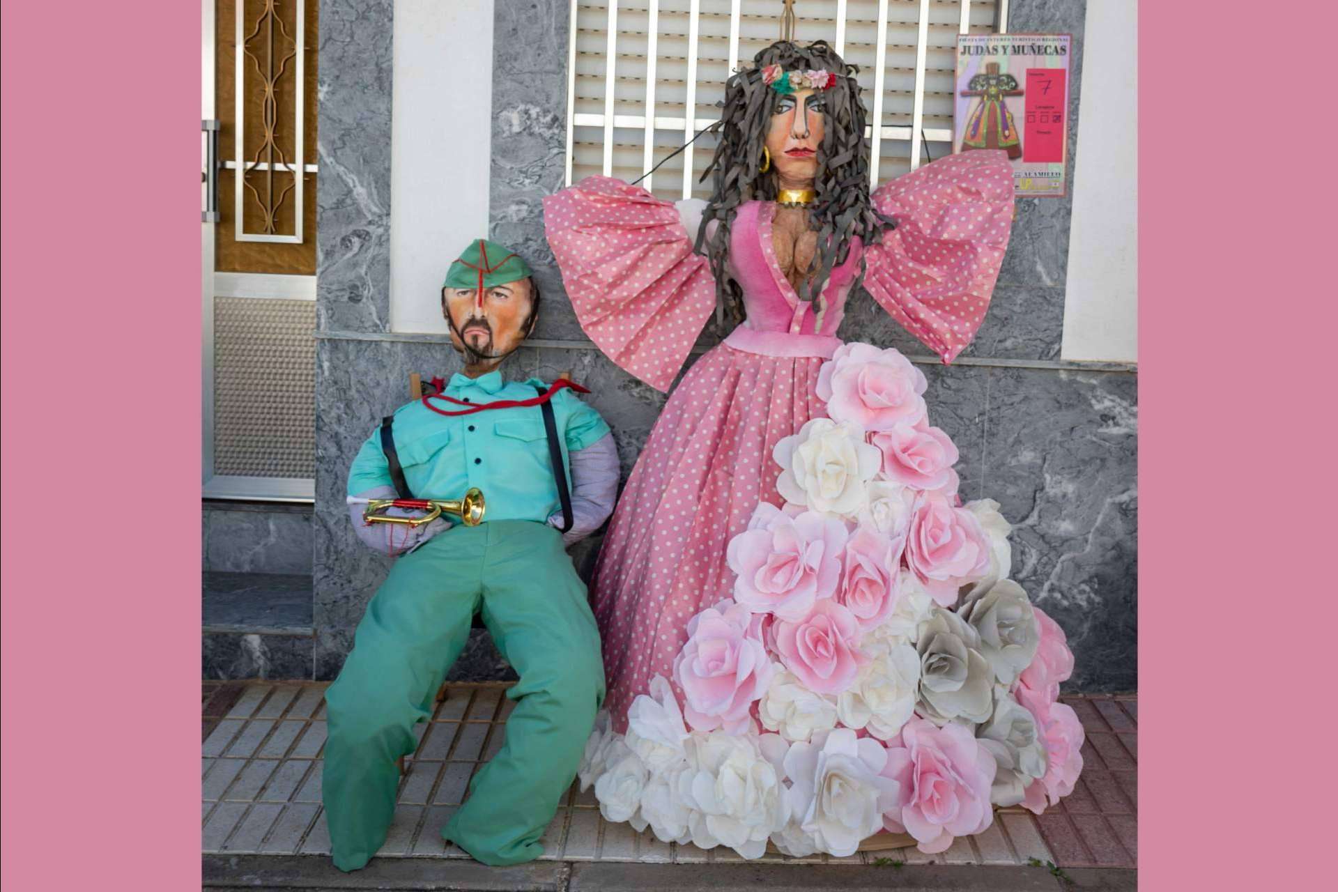 Una ceremonia que marca el final del invierno, Judas y Muñecas en Alamillo