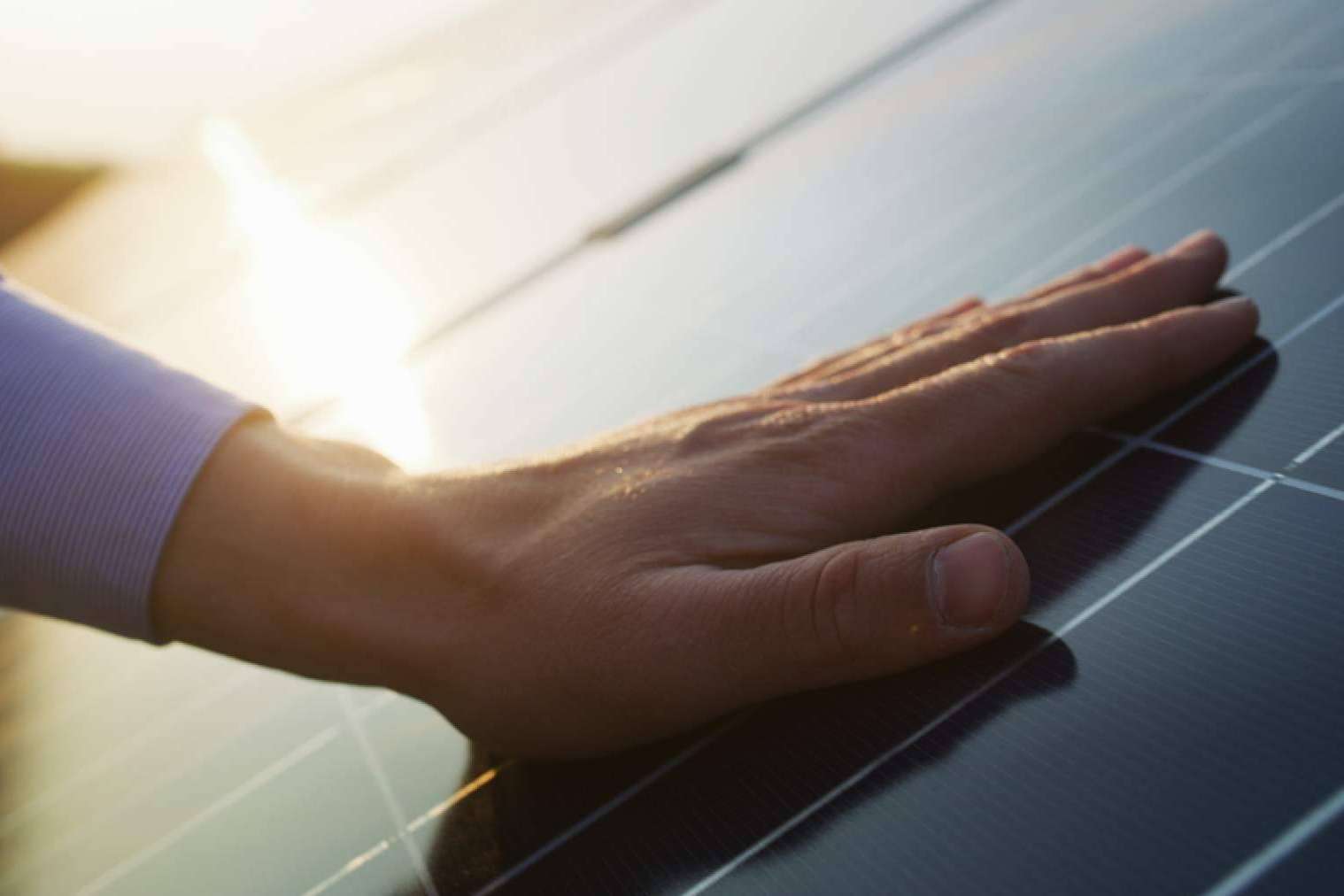 Instalar aerotermia como tecnología en edificios y hogares, con Solar Placa