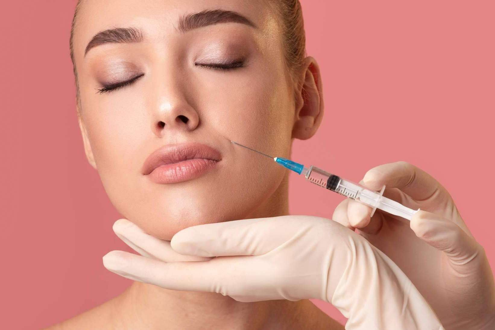 Tratamiento de hidratación de labios con ácido hialurónico en España, con 360Clinics
