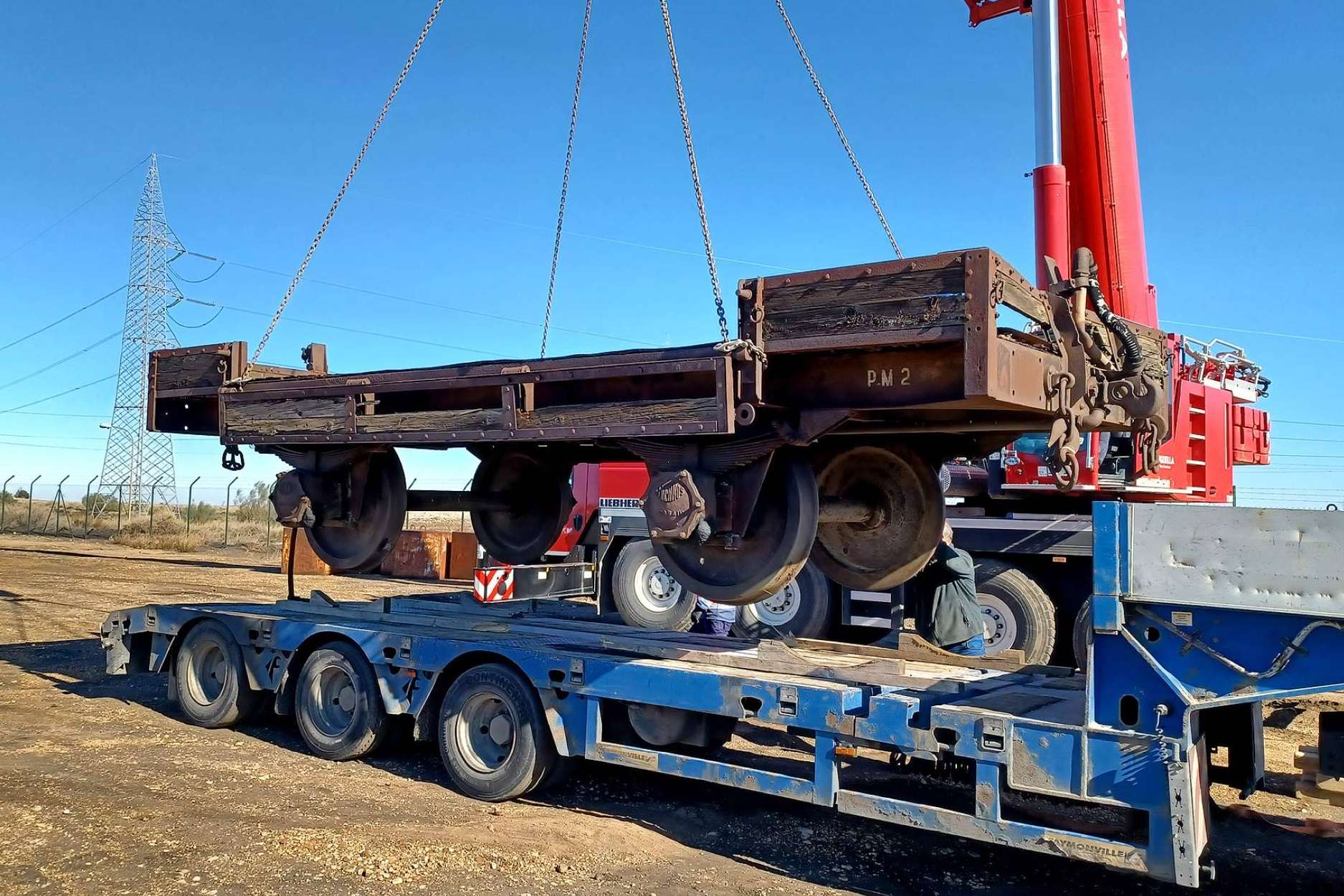 Dos históricos vagones de ENDESA preservados por la Fundación del Patrimonio Ferroviario