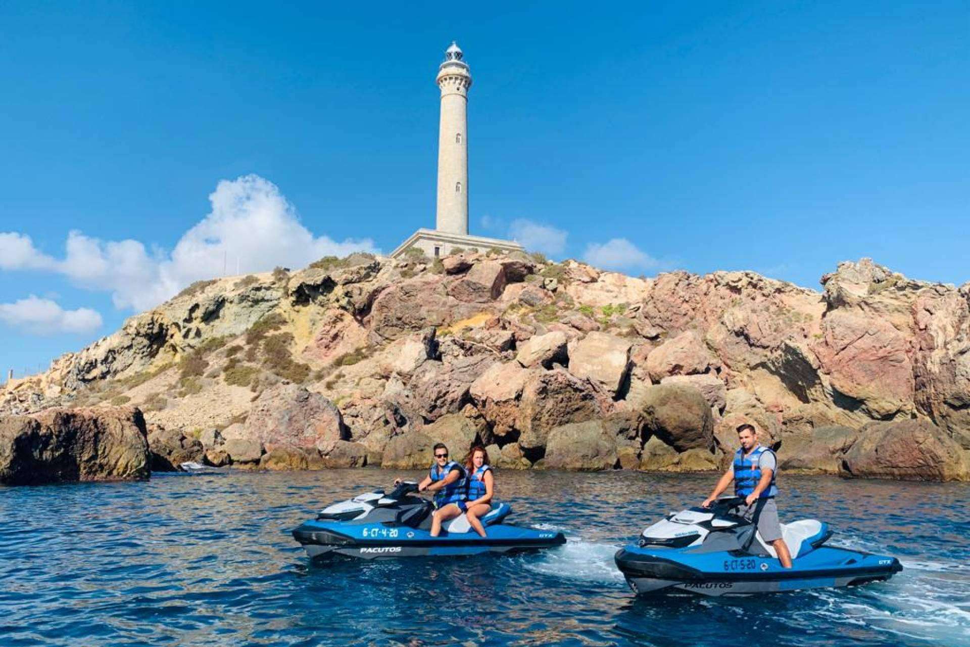 Los tours y experiencias con el alquiler de motos de agua en Murcia de la mano de Kalima Charter