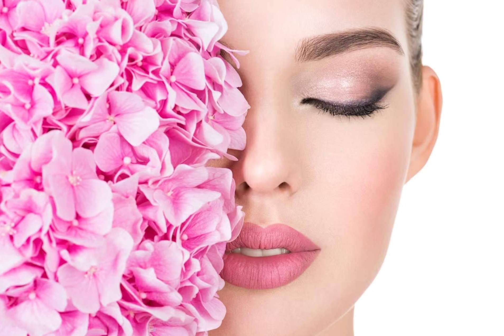 Los cursos de Estética y Maquillaje Profesional de Vicky Moraleda que incluyen no sólo la parte técnica y práctica sino también conocimientos sobre emprendimiento