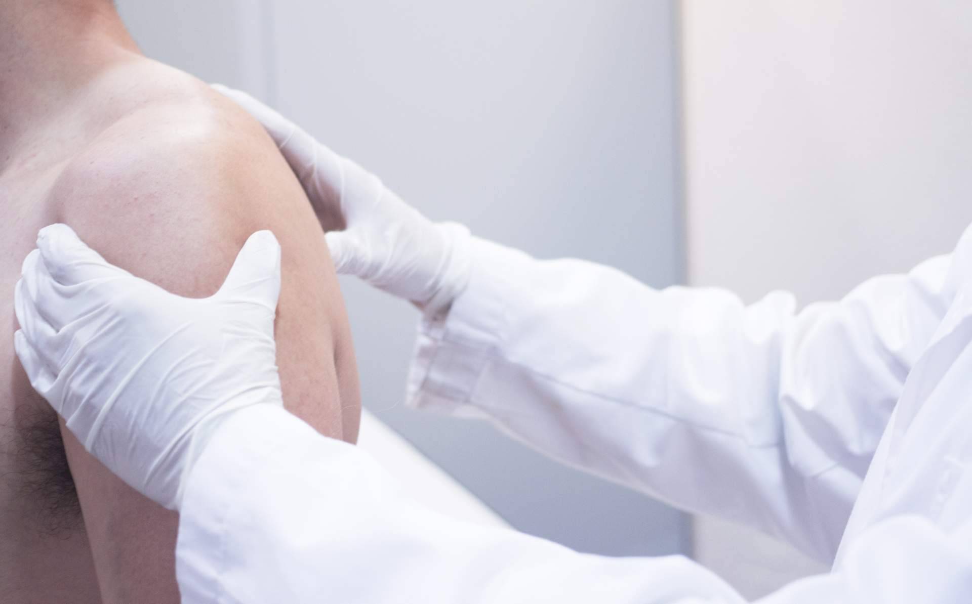 Miguel Romero explica en qué consiste y cuál es el tratamiento de la luxación acromioclavicular