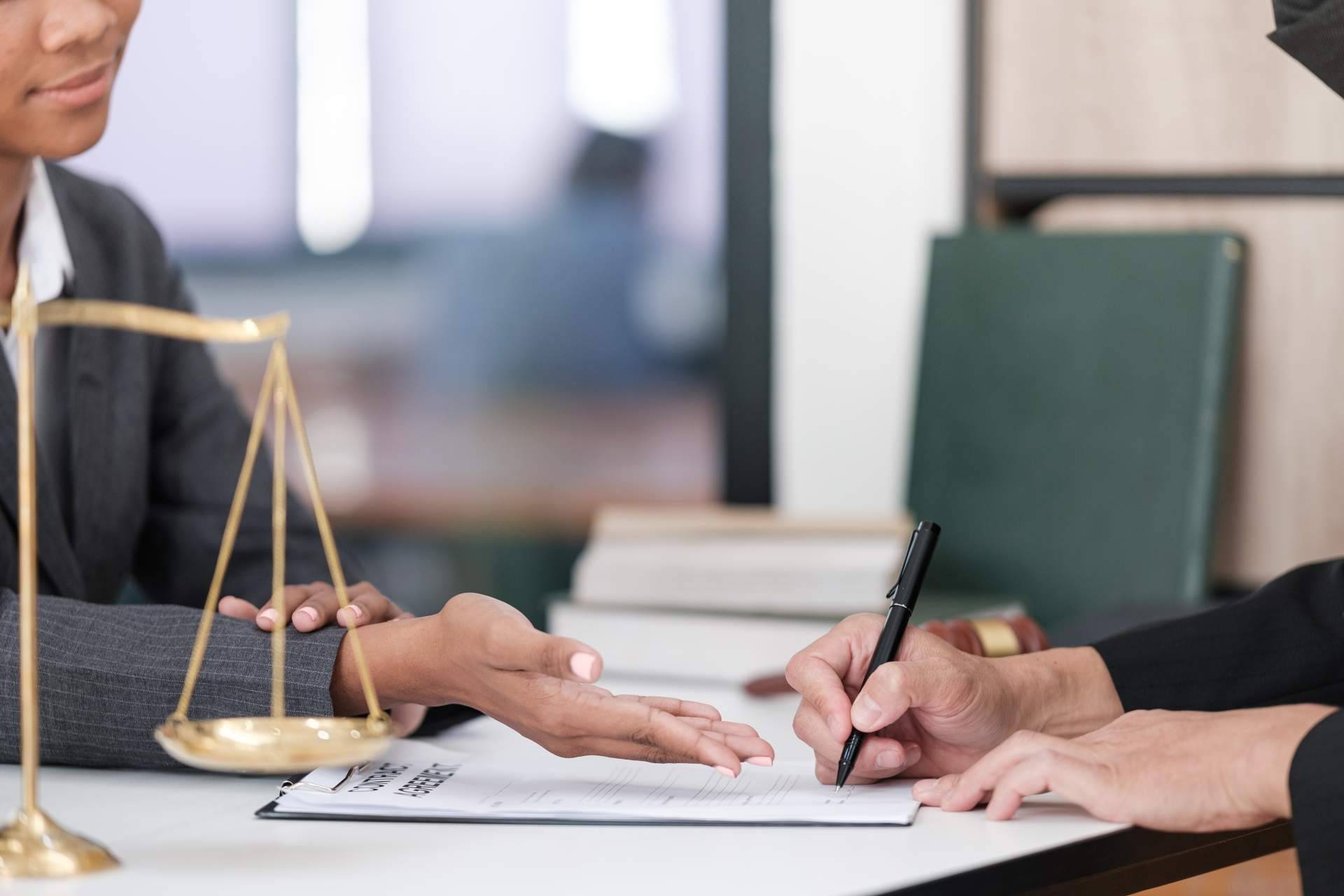 Català Reinón y su equipo de abogados mercantiles en Barcelona, Madrid y Sabadell