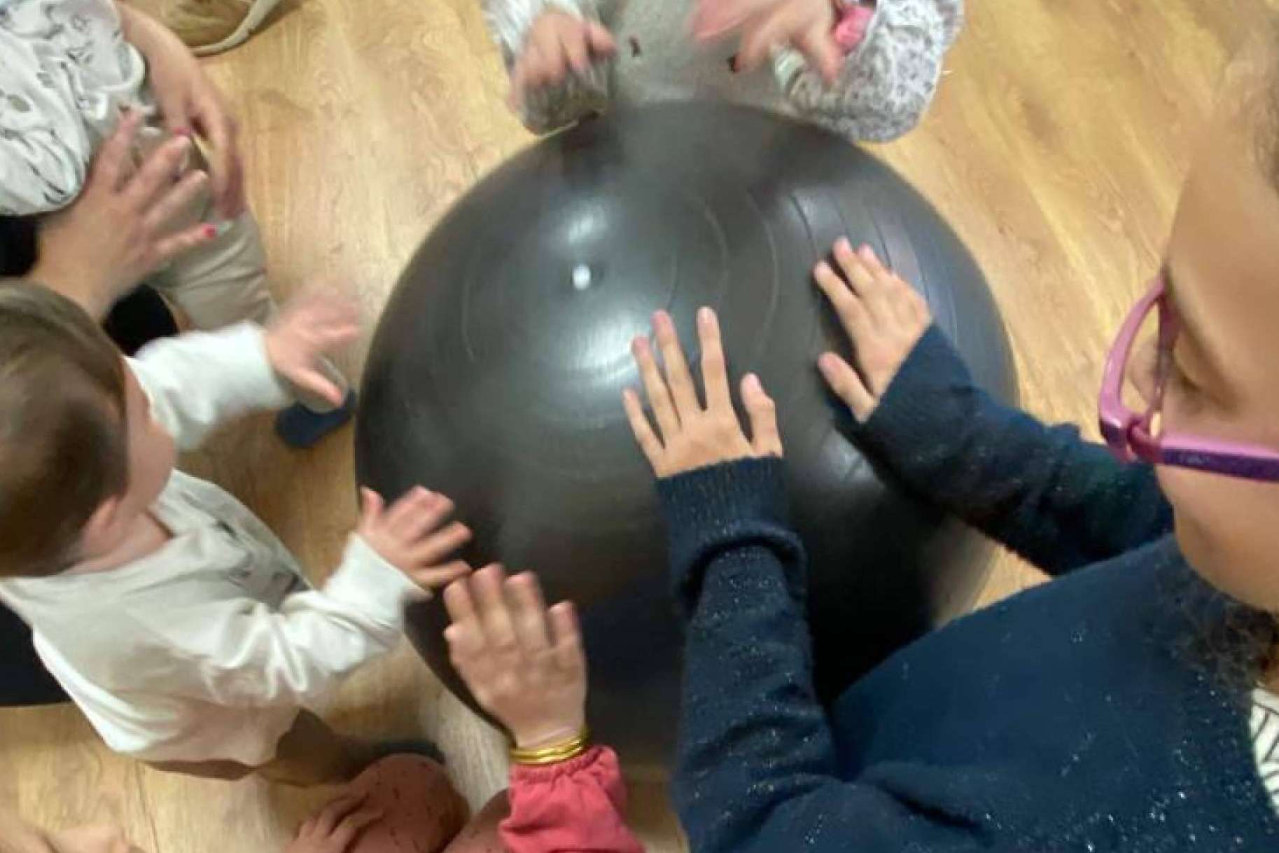 Los beneficios de la interrelación entre las personas mayores y los niños