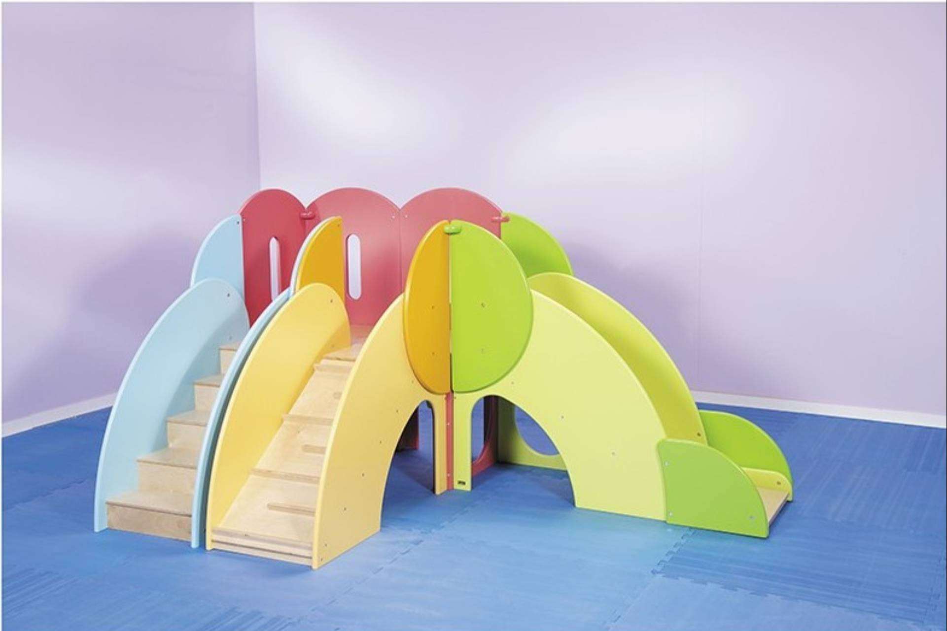 Discovery Baby presenta los principales beneficios de la cuna Montessori y el mobiliario Pikler para el desarrollo infantil