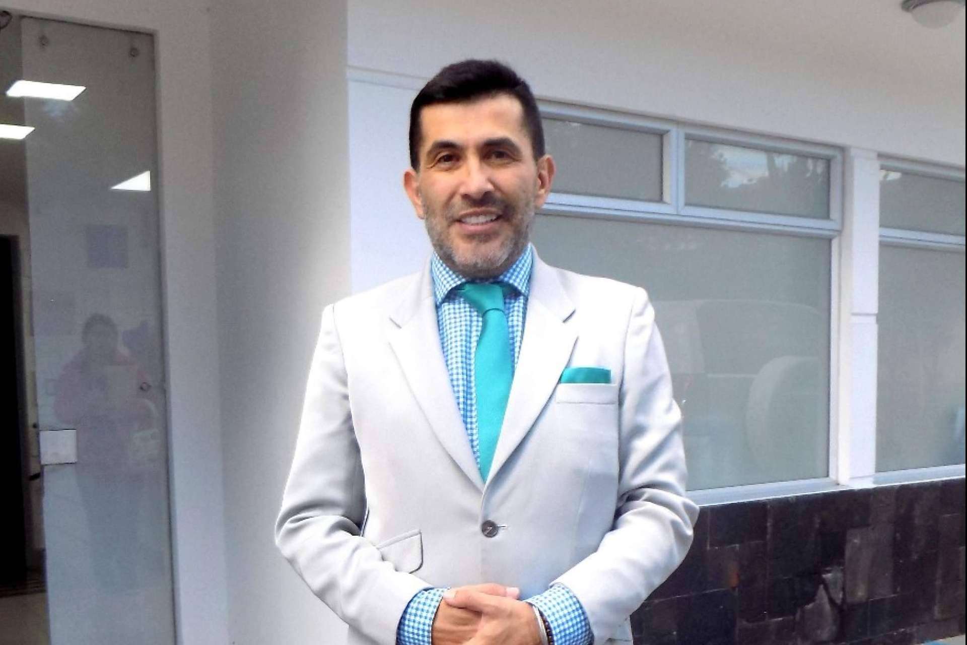 Dr. Gabriel Cubillos es especialista en procedimientos para perder peso y eliminar grasa corporal en Colombia