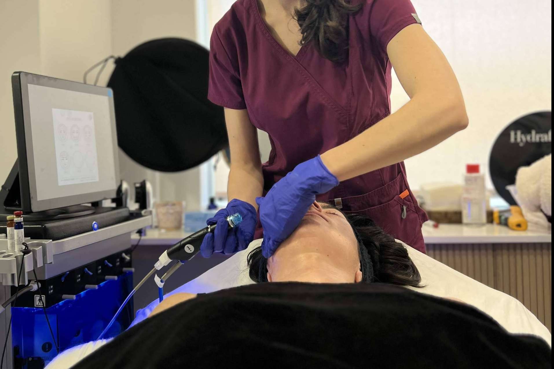 El tratamiento estrella, Hydrofacial, llega a Oviedo de la mano de la Clínica Sánchez del Río
