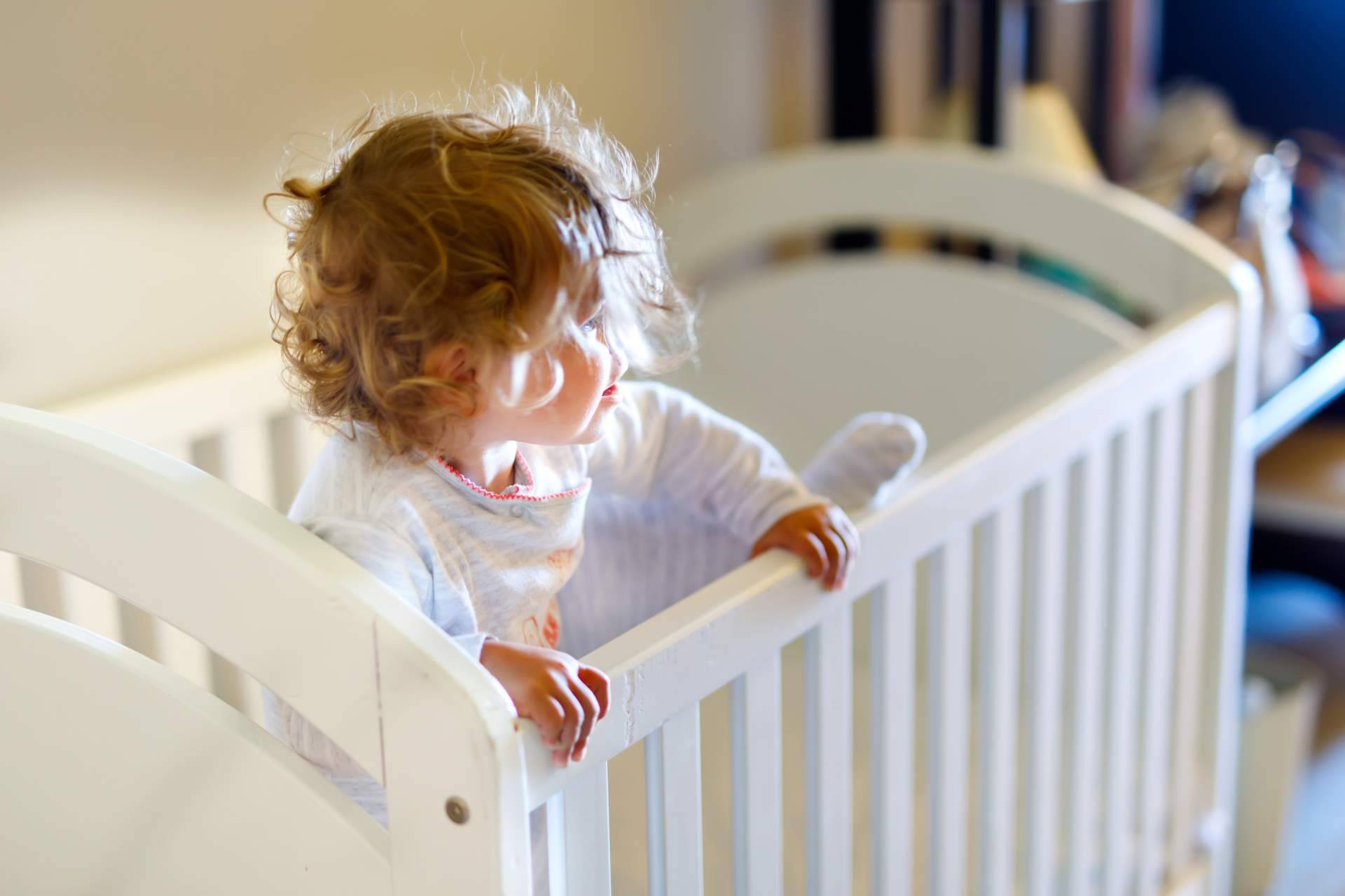 Discovery Baby  y sus consejos para elegir cunas y camas apilables para escuelas infantiles