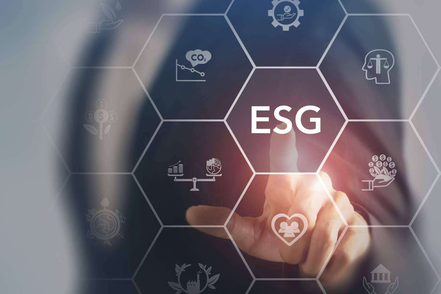 Mantenerse actualizado con las últimas novedades de sostenibilidad empresarial de la mano del pódcast 'Actualidad Sostenible' de DoGood People