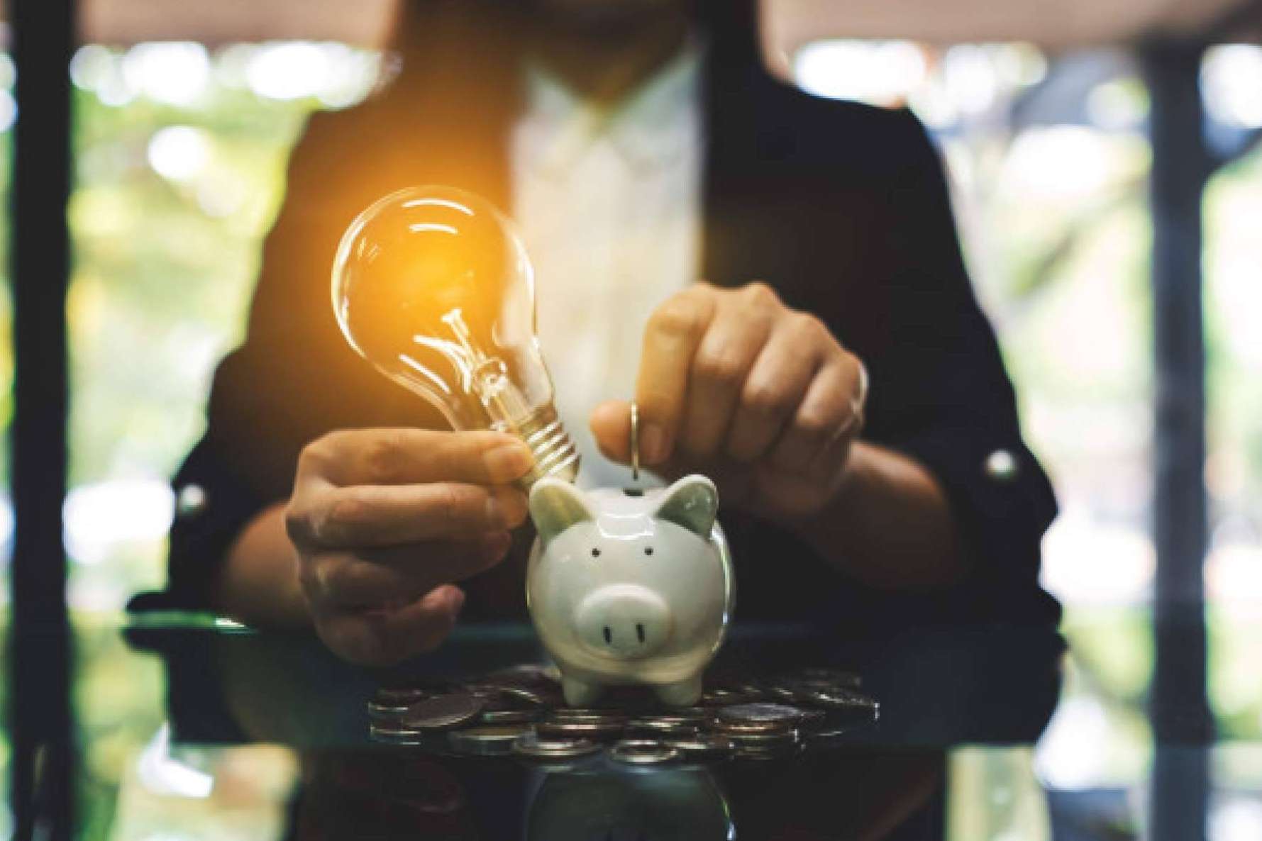 Ahorrar energía y dinero de la mano de la correduría especializada Ahorralia