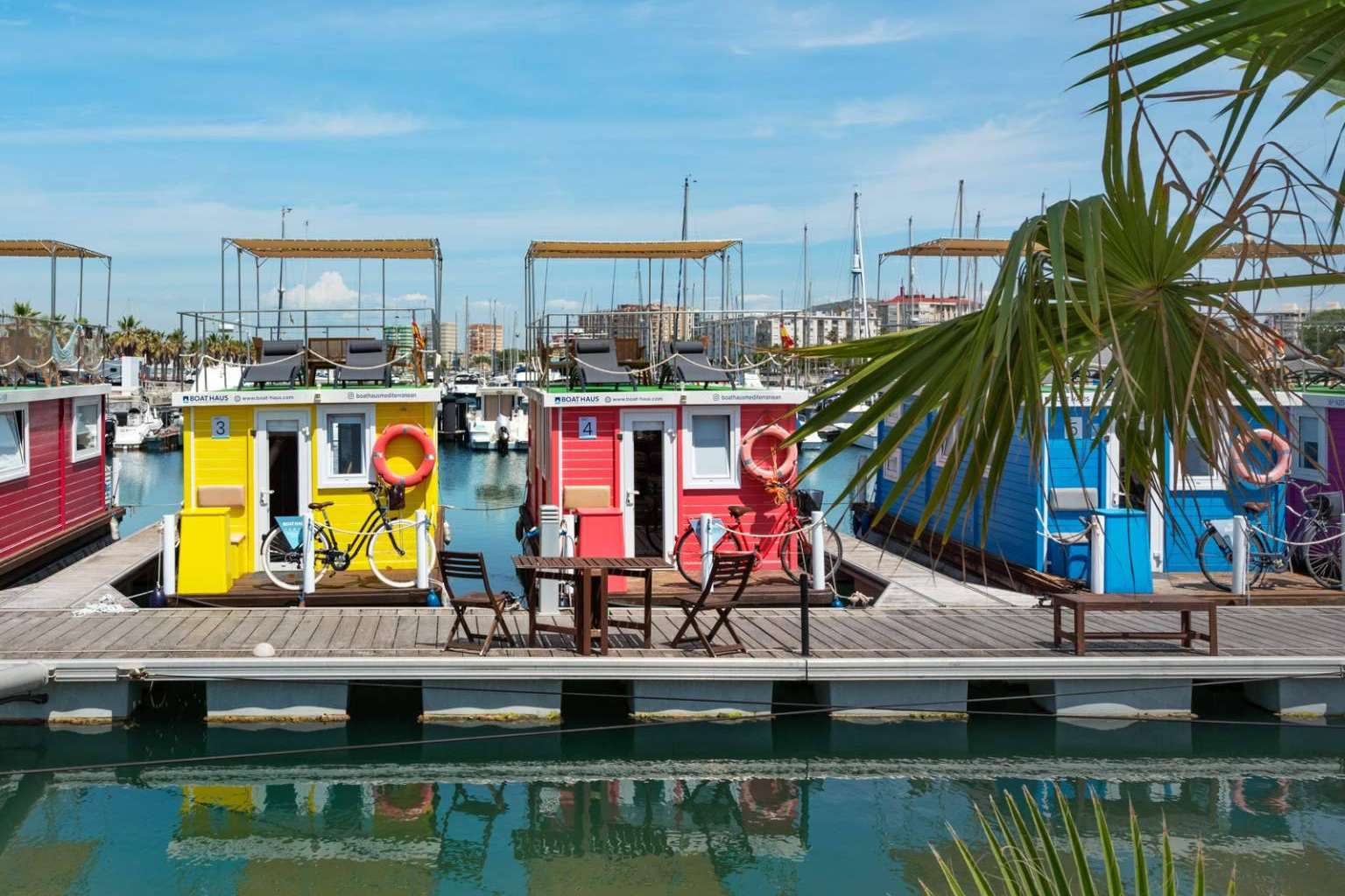 Disfrutar de una experiencia diferente en La Línea de la Concepción y Gibraltar al alojarse en casas flotantes