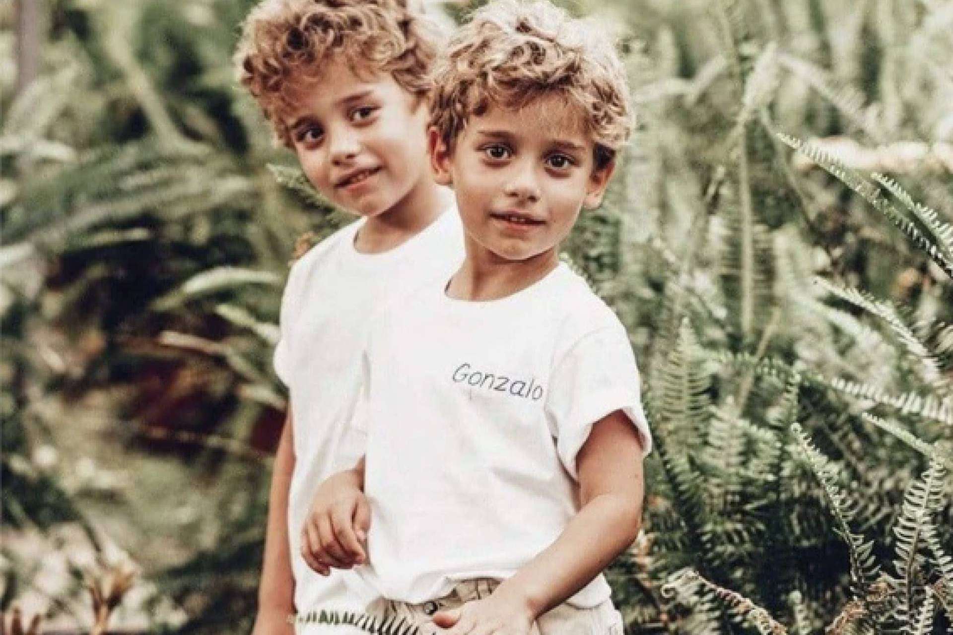 Anitials vende camisetas personalizadas con inicial, una prenda única para este verano
