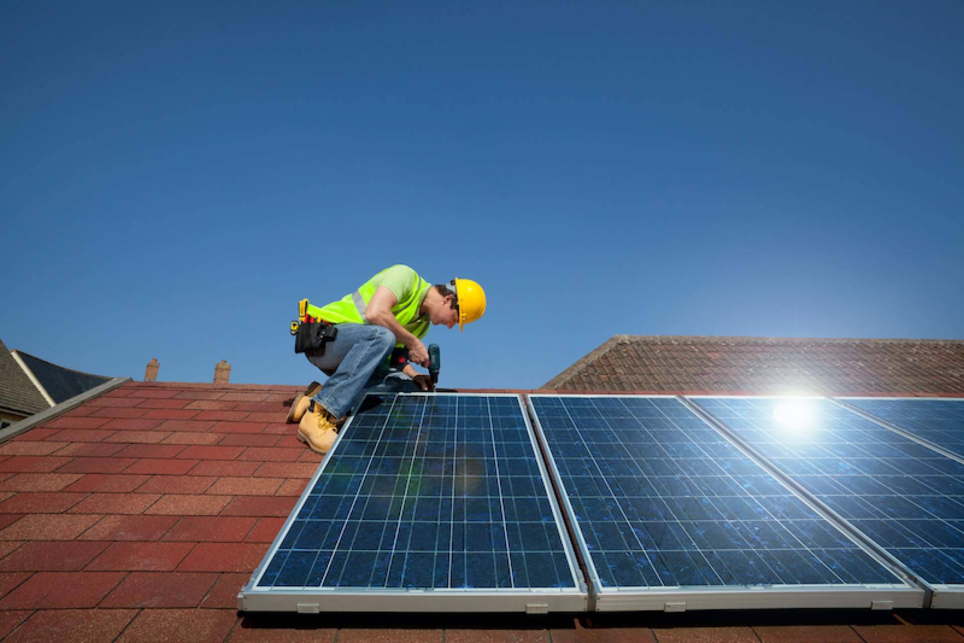 Instaladores de paneles solares. Qué buscar y qué evitar