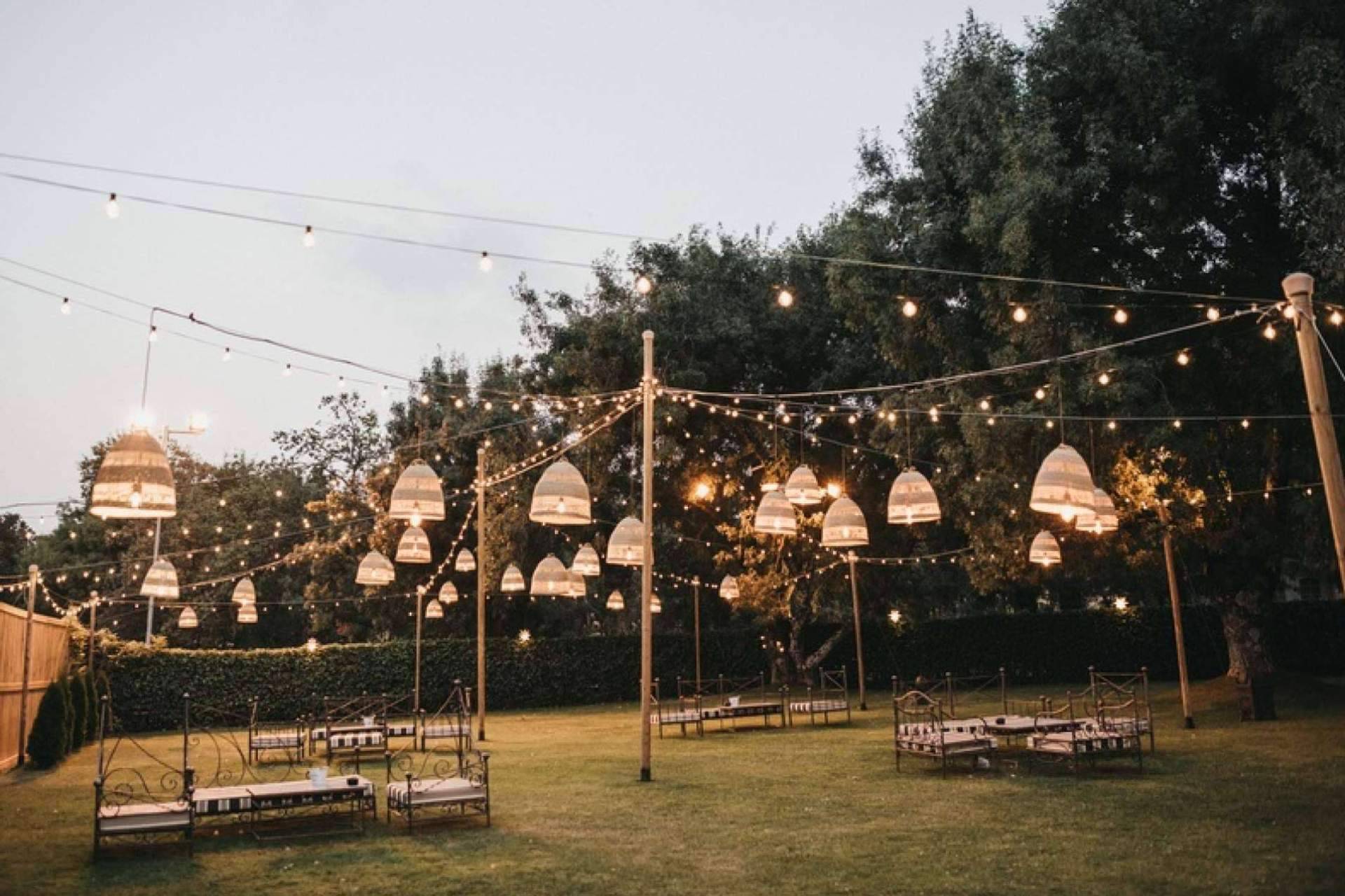 La finca para bodas Madrid Prados Moros recalca la importancia de la iluminación el día de una boda