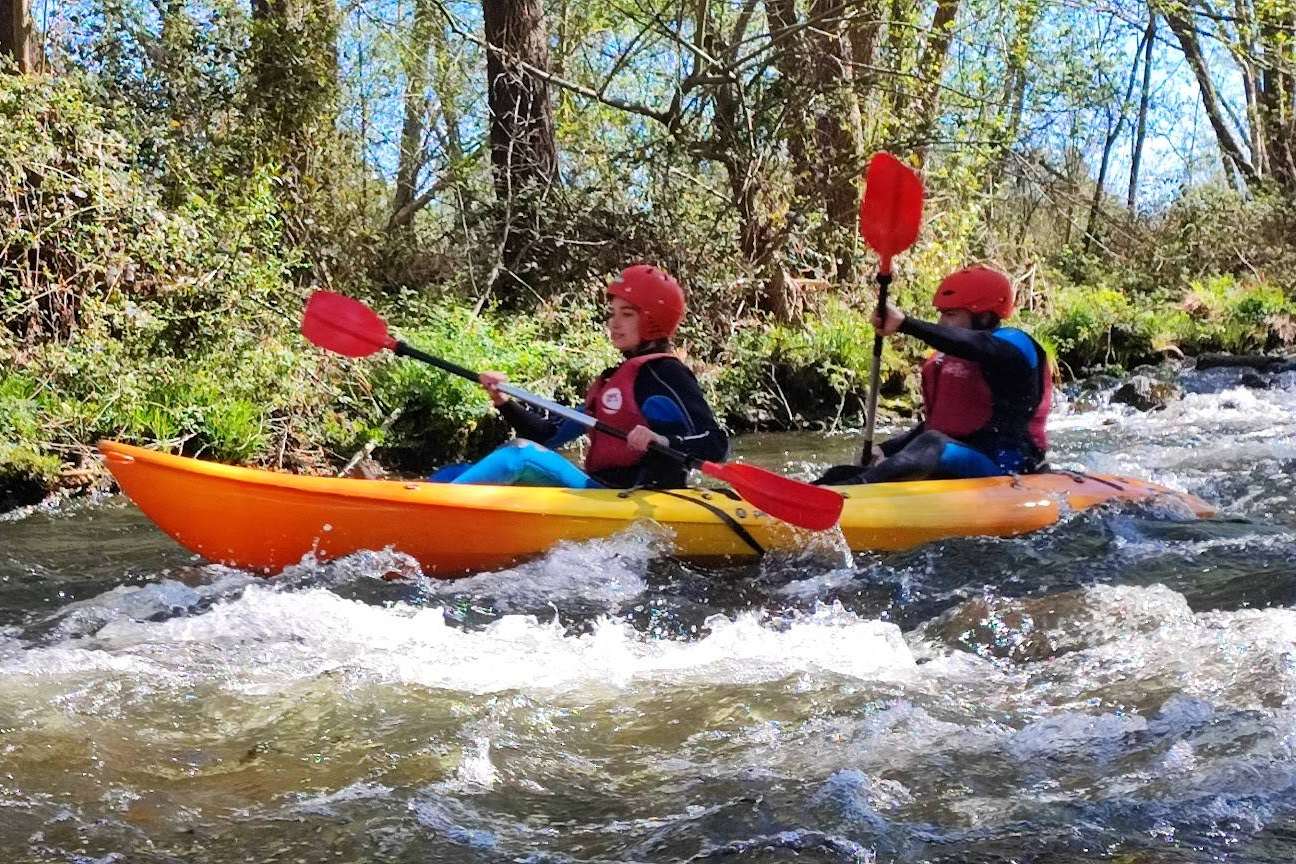 En la provincia de Salamanca con Turismo Activa ofrecen kayak y paddle surf