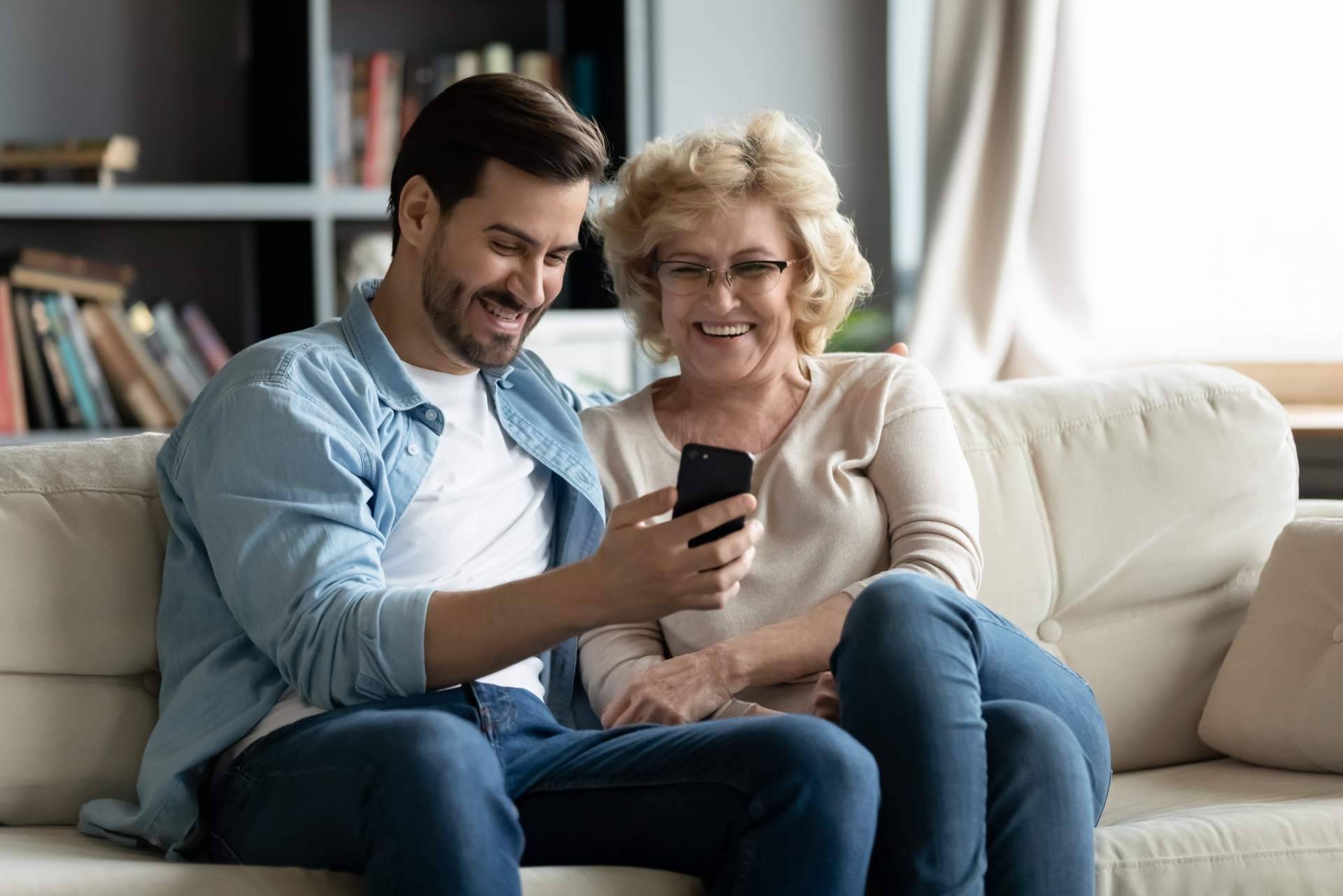 OROC Fibra y Móvil relanza sus tarifas familiares para compartir datos en el Día del Abuelo