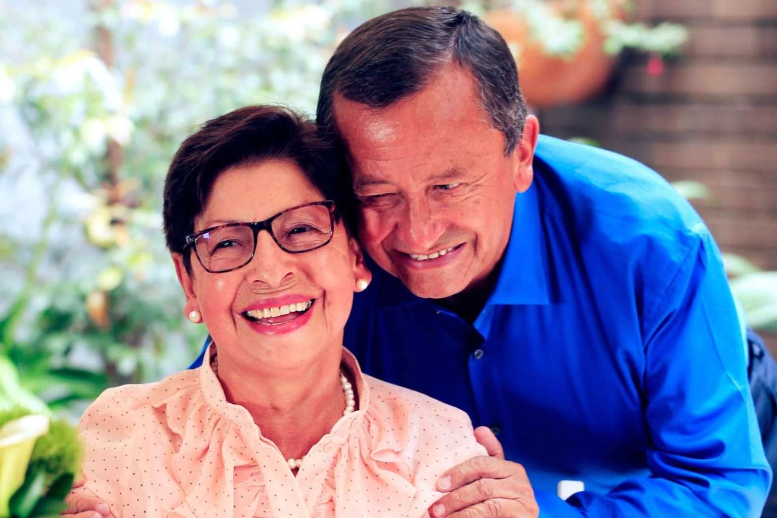 ¿Cómo recuperar la sonrisa y funcionalidad? Los implantes dentales de Odontología de Marlon Becerra