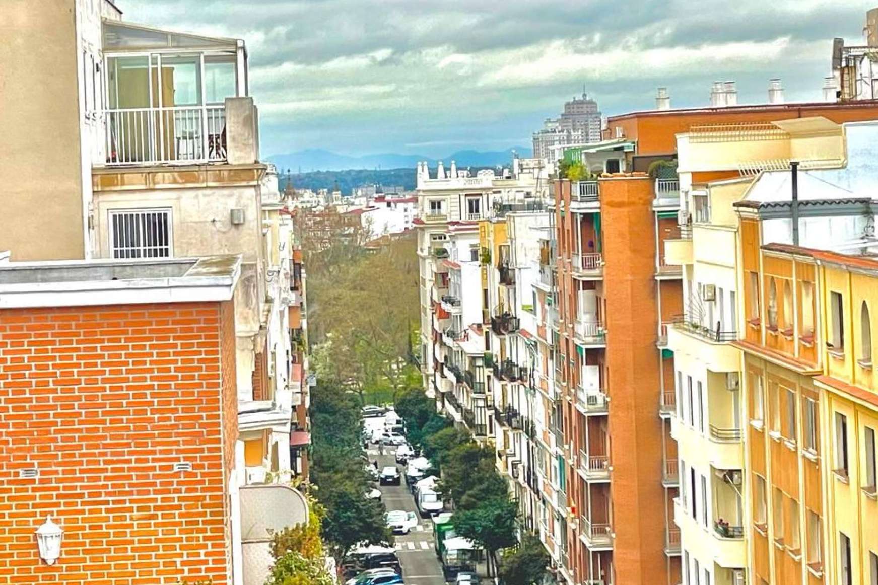 ¿Cuál es la oferta de nuevas oportunidades de inversión en el exterior de Andrea Novoa Enterprise?