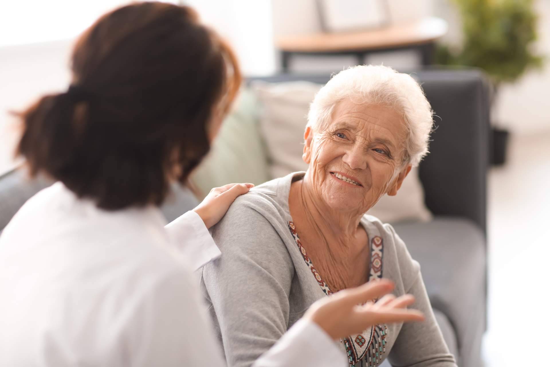 Cómo reconocer los primeros síntomas en la enfermedad de Parkinson