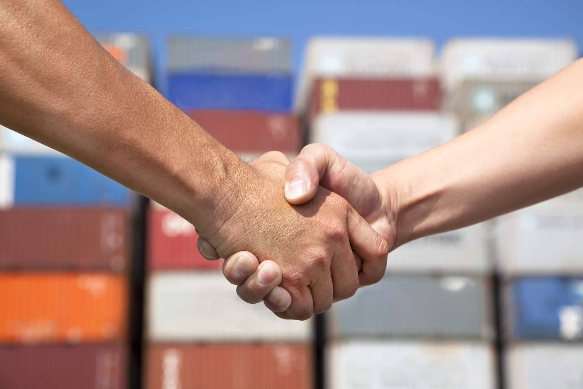 Qué incluyen los servicios de mudanzas internacionales, según Redmoving