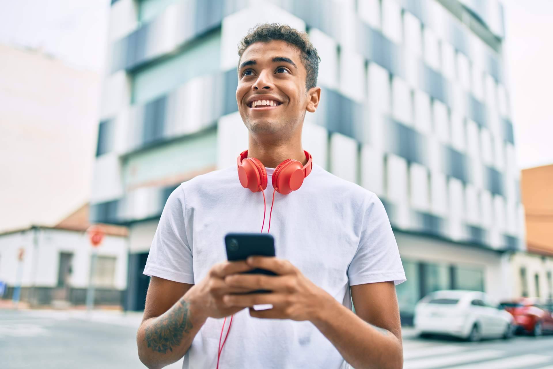 Ommnio, la app que revoluciona la comunicación interna y elimina el uso del teléfono personal en el trabajo