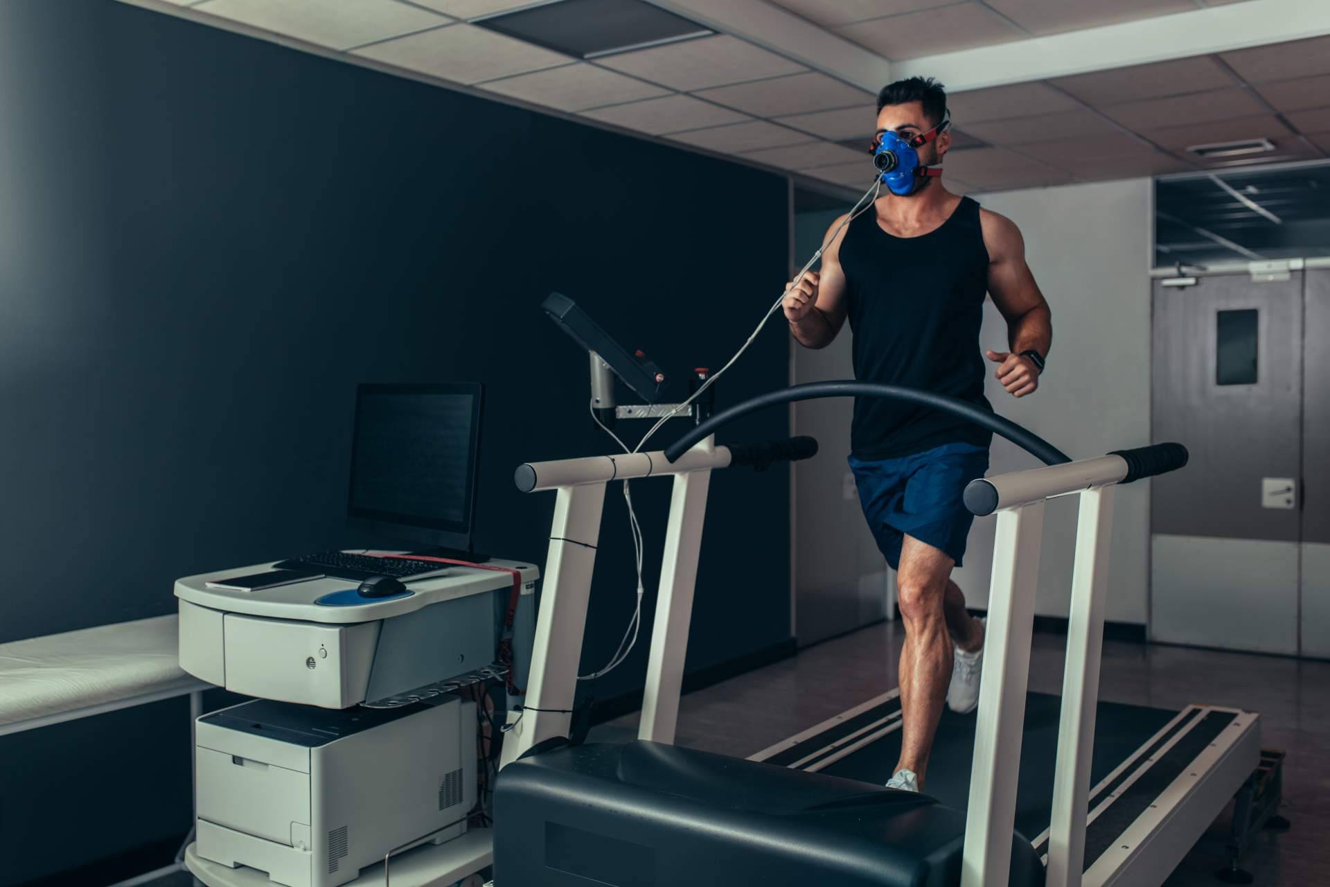 En la temporada de vacaciones, ¿Cómo se mantiene activo un deportista para no perder la forma?