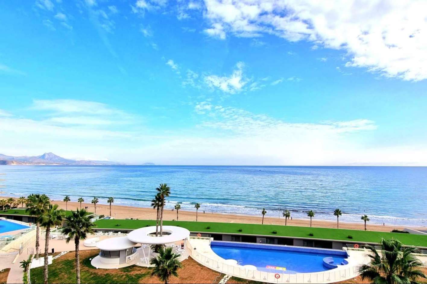 Poner en venta una propiedad en Playa San Juan y el Cabo de las Huertas con Home Target
