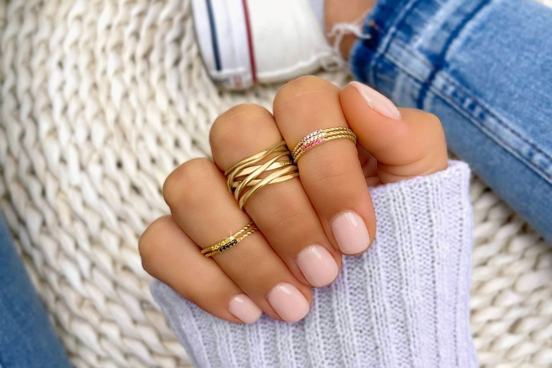Los accesorios de la joyería online Le Petite Marie son clave para conseguir un look de 10