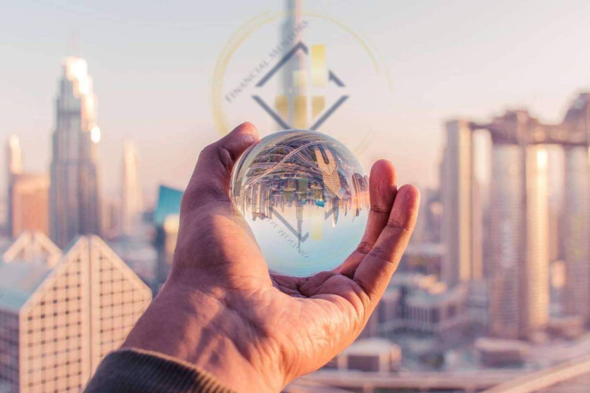 ¿Cómo genera sus ingresos Financial Mentors Group?