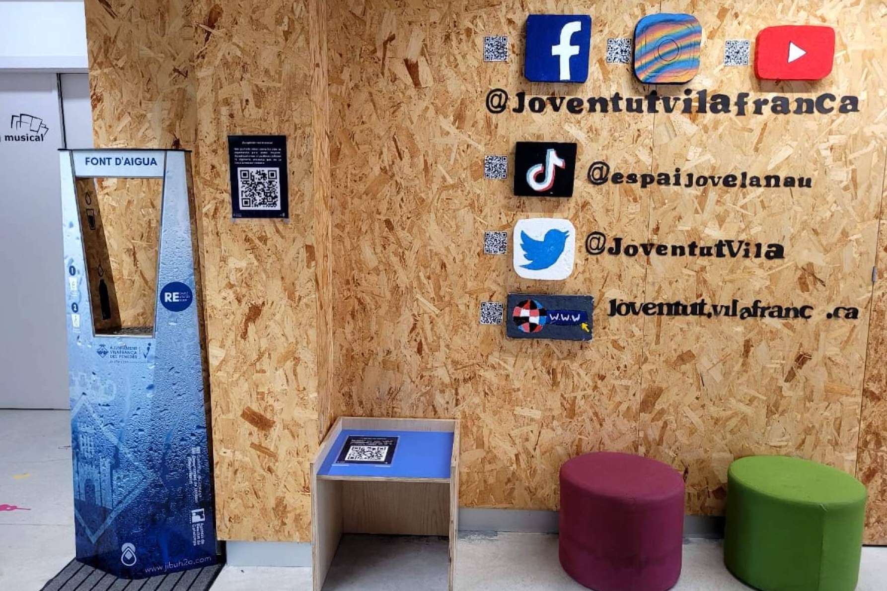 Jibu H2O, una empresa experta en la venta de fuentes de agua potable para instalar en las escuelas y universidades