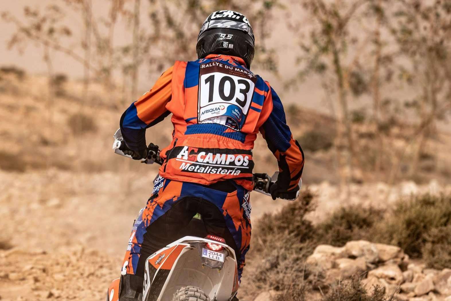 ¿Dónde encontrar ropa personalizada para motos offroad? ADHESIVOSEMBARRADOS