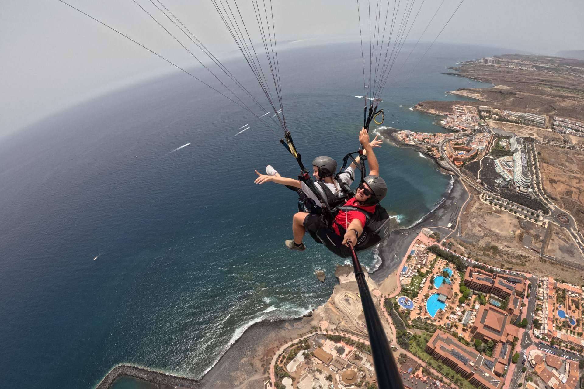 Tenerfly ofrece la experiencia de tocar el cielo de Tenerife con la máxima seguridad