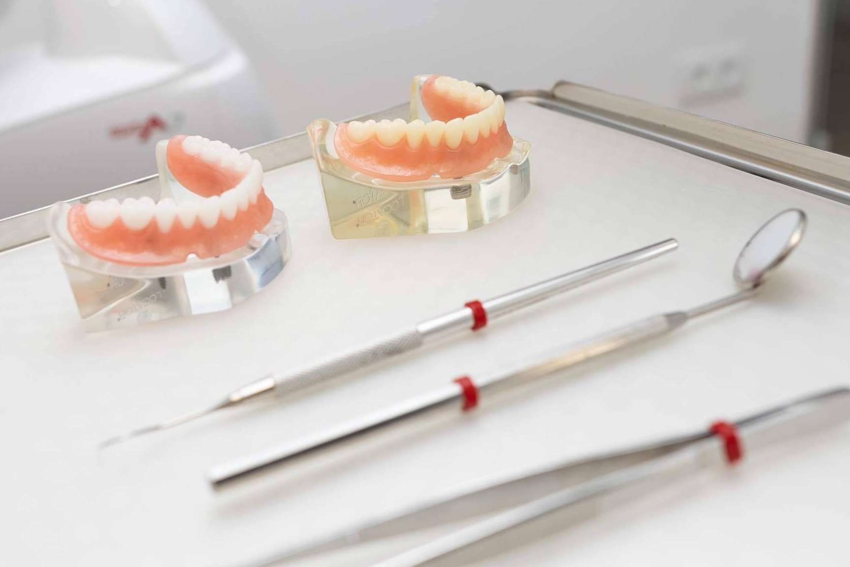 Corregir la sonrisa gingival de la mano de los expertos de la Clínica Calvo de Mora