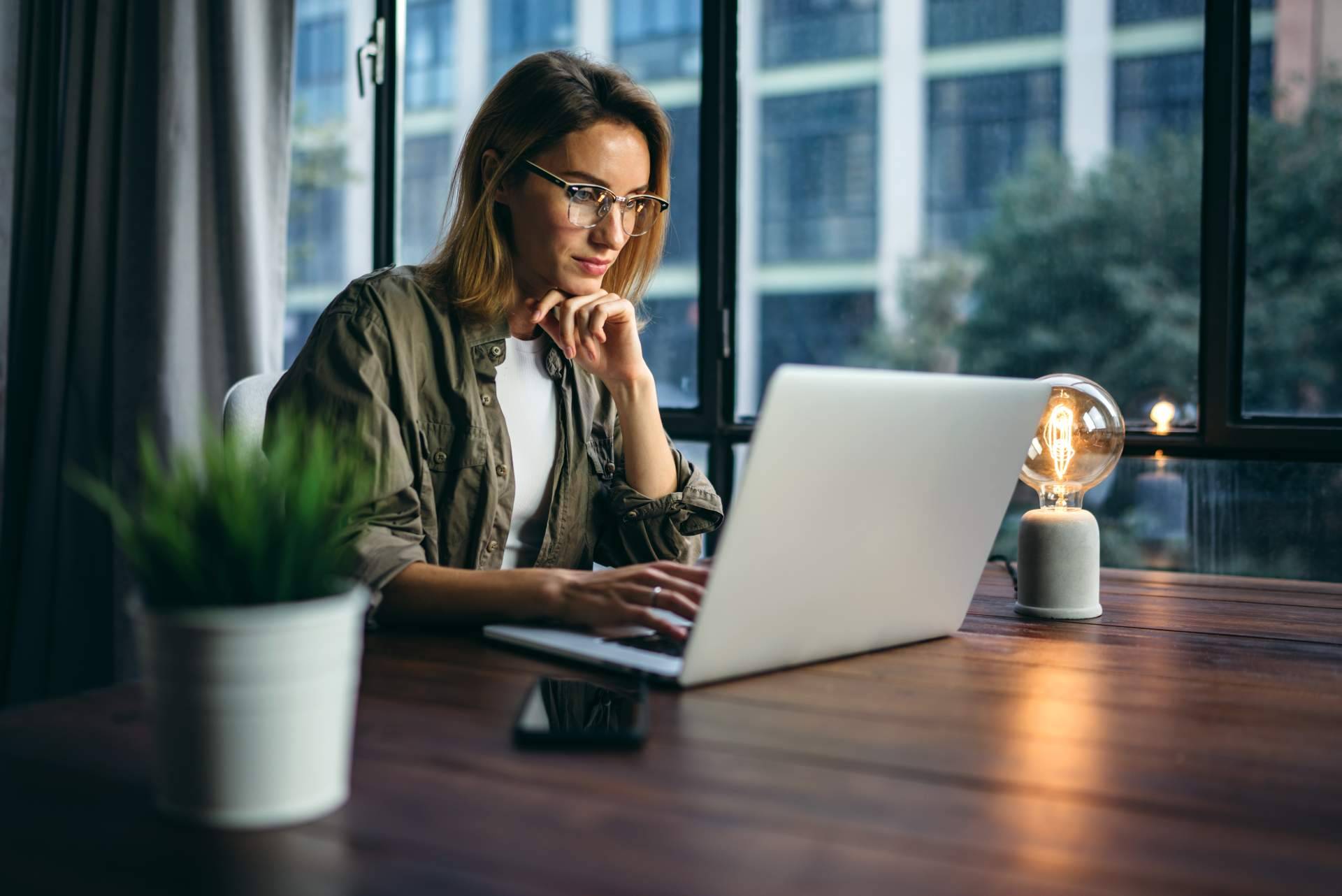 Formación Carpe Diem, reconocido como Mejor Centro de Formación Online Multidisciplinar en 2023, y las principales ventajas de realizar sus cursos online homologados