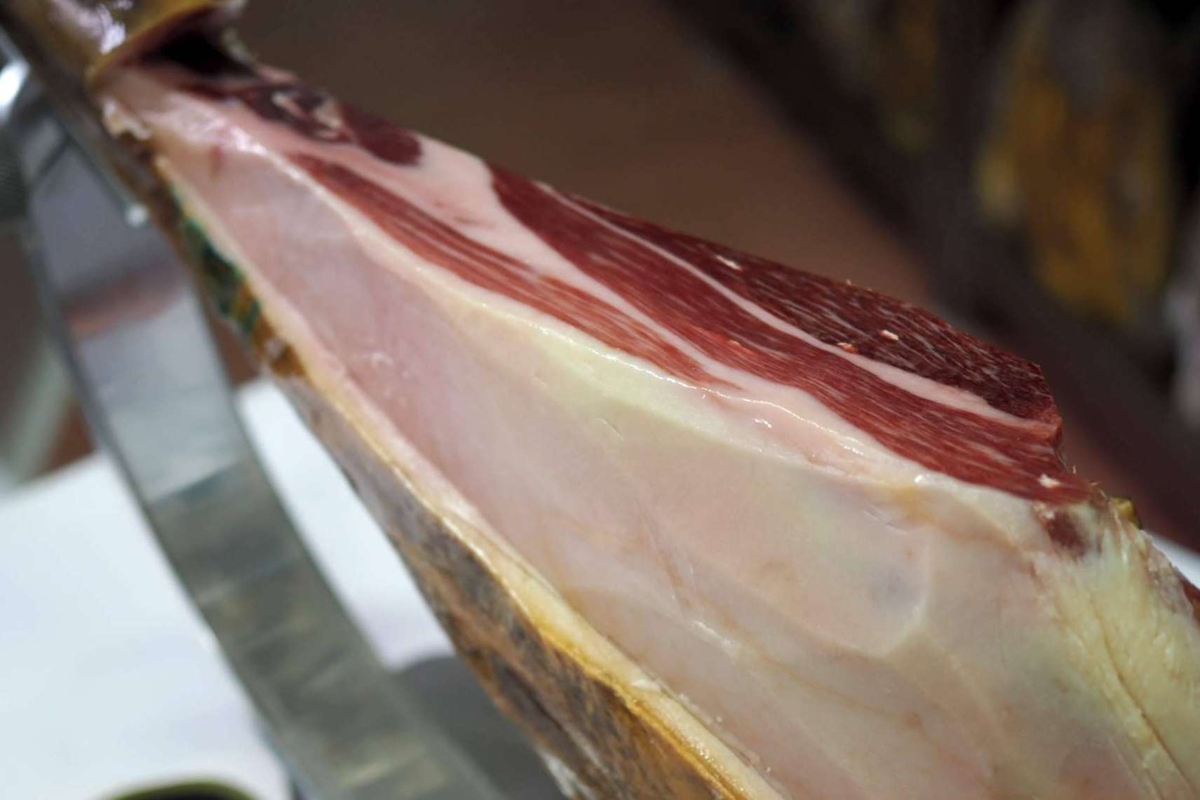 ¿Cómo empezar un jamón para el corte perfecto?