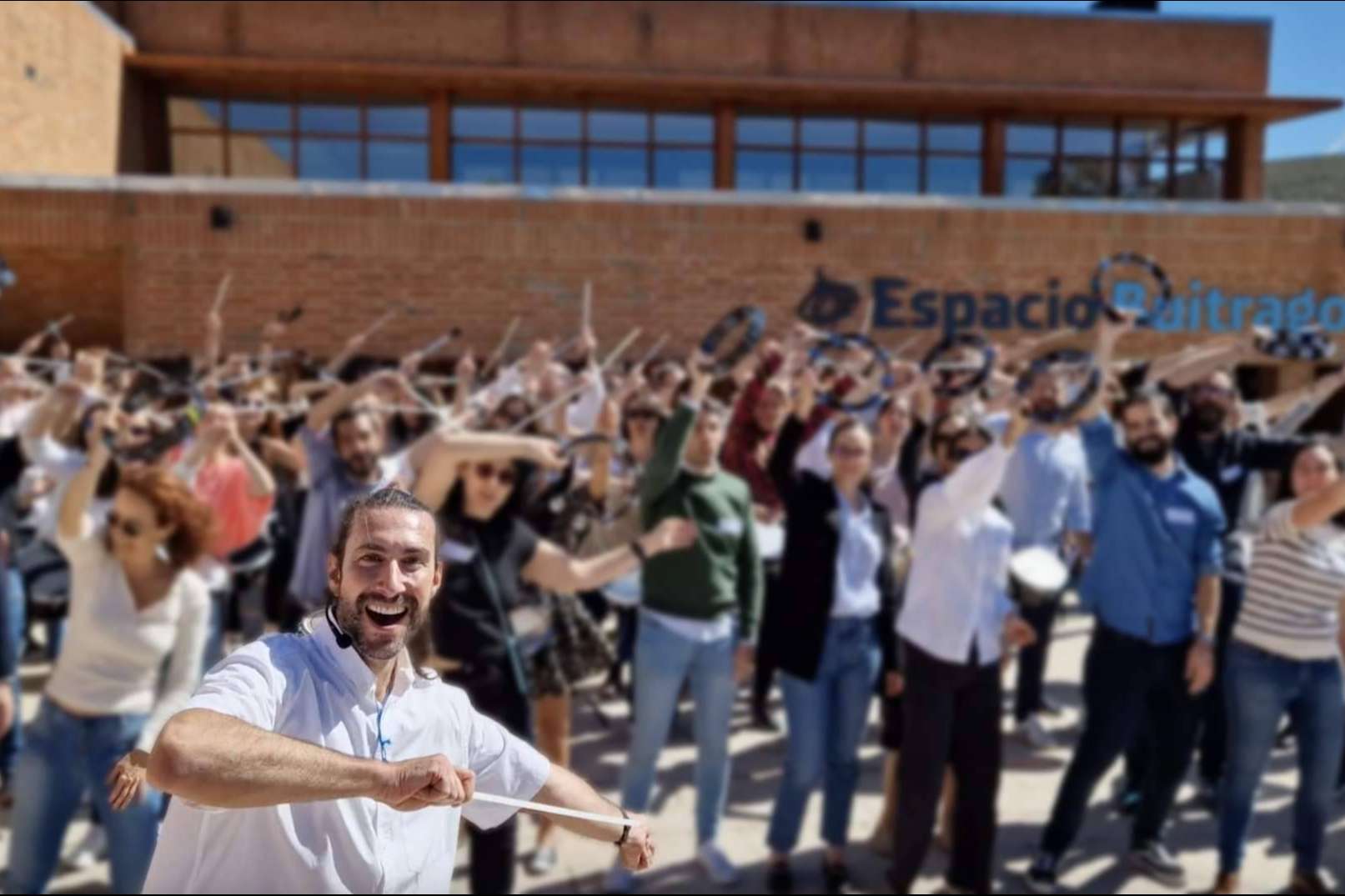 Fortalecer lazos laborales gracias a Team Building Percusión, el poder de las actividades lúdicas