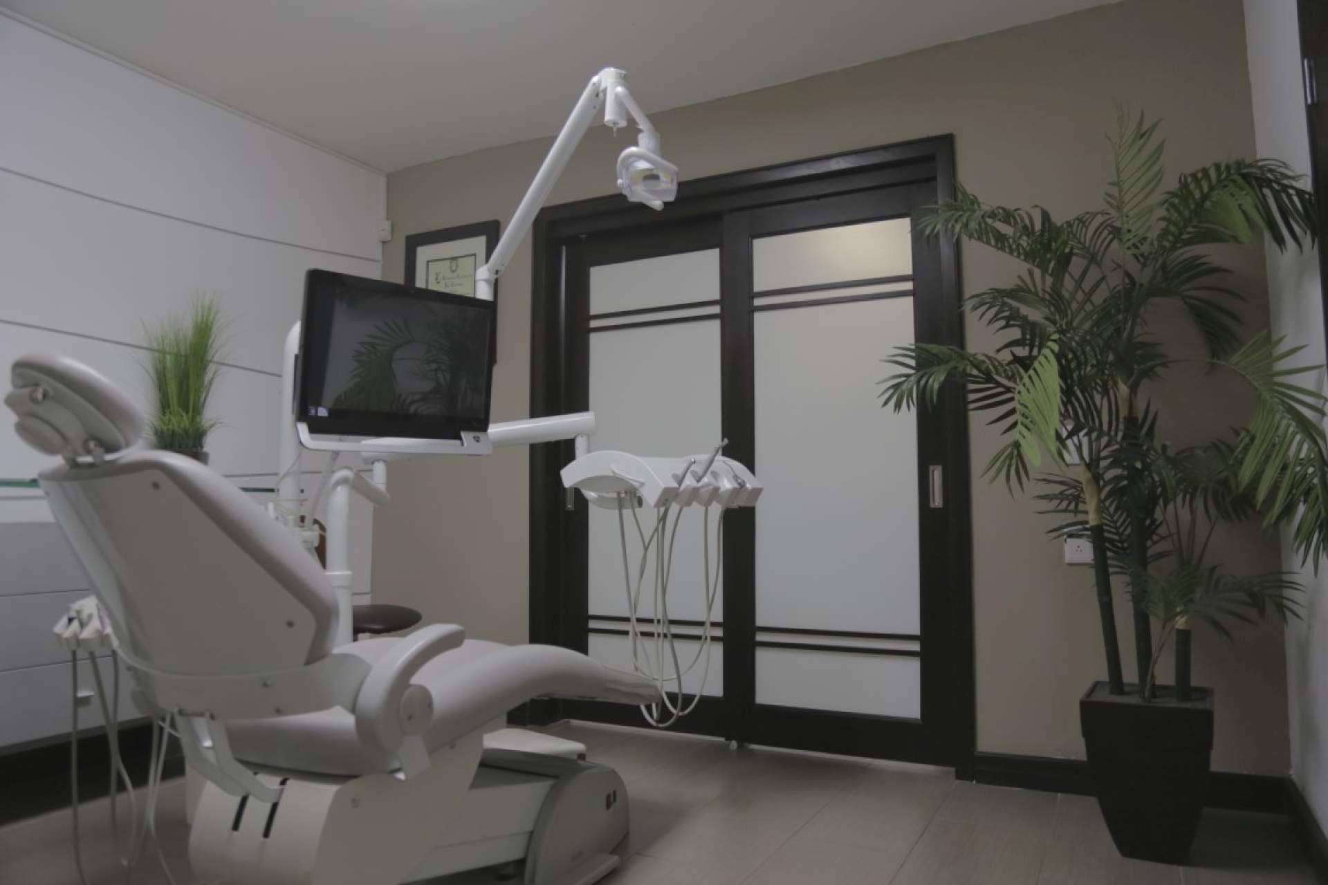 Los implantes dentales de Mexicali, una alternativa buena y más económica que en Estados Unidos