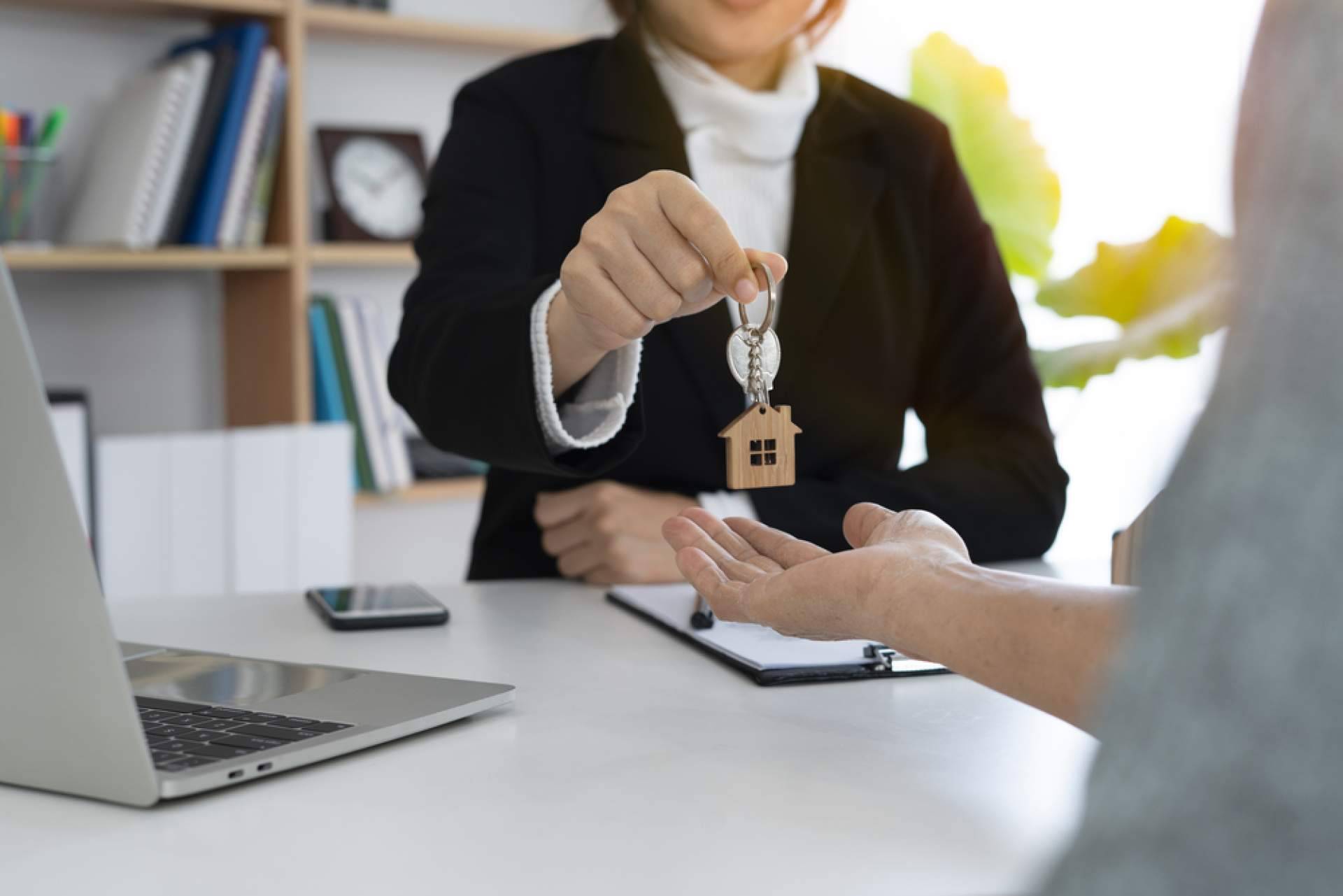 Asesoría inmobiliaria en la compraventa de inmuebles, con Bueno Salinero Abogados